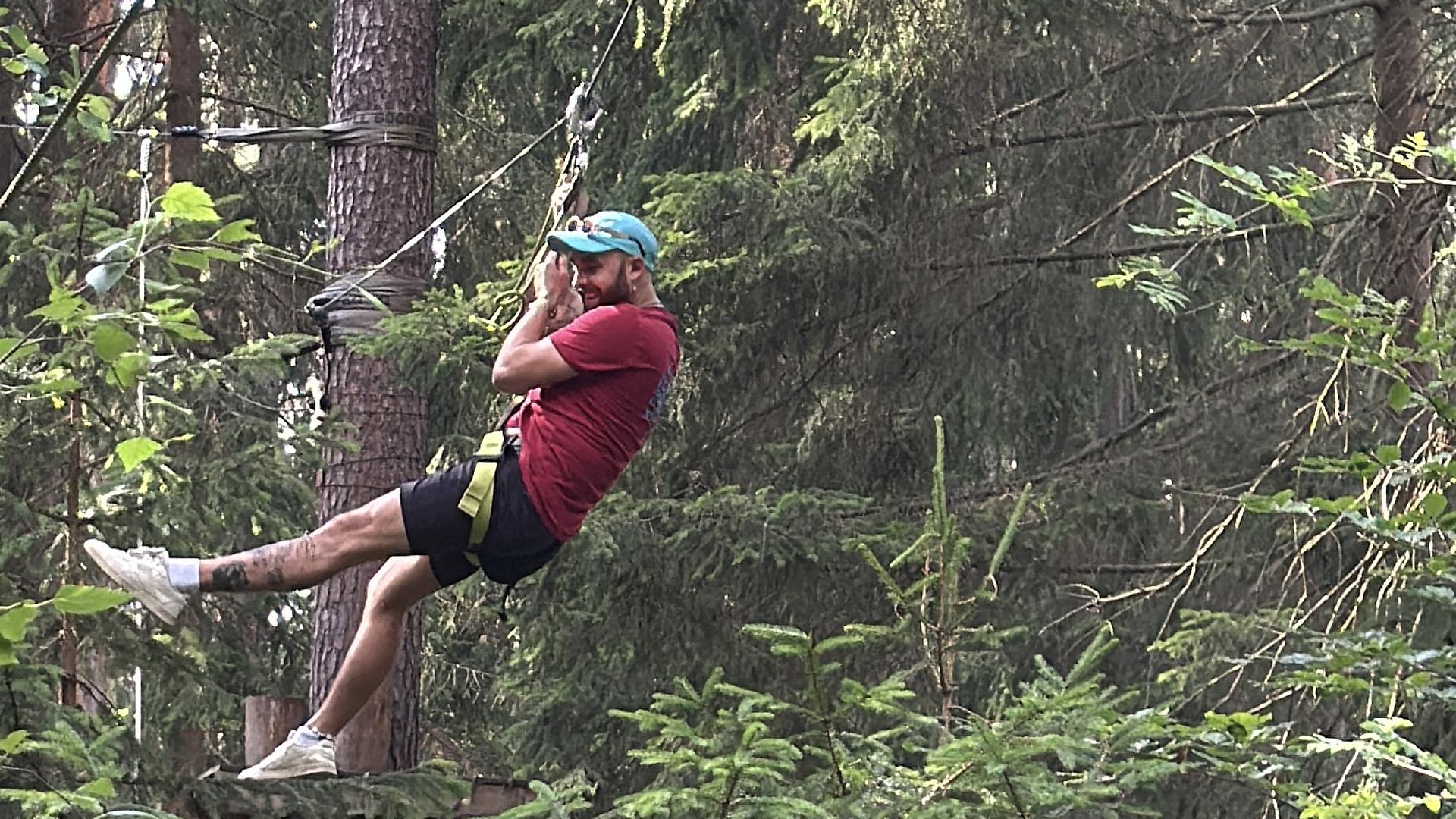 Bild: Per Seilbahn durch die Wipfel