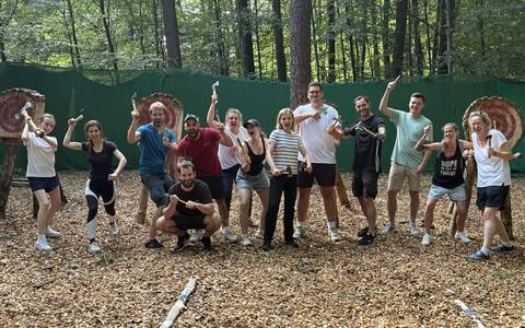 Bild: Architekten mit Axt