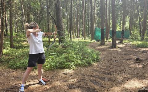 Bild: Bogenschießen im Wald